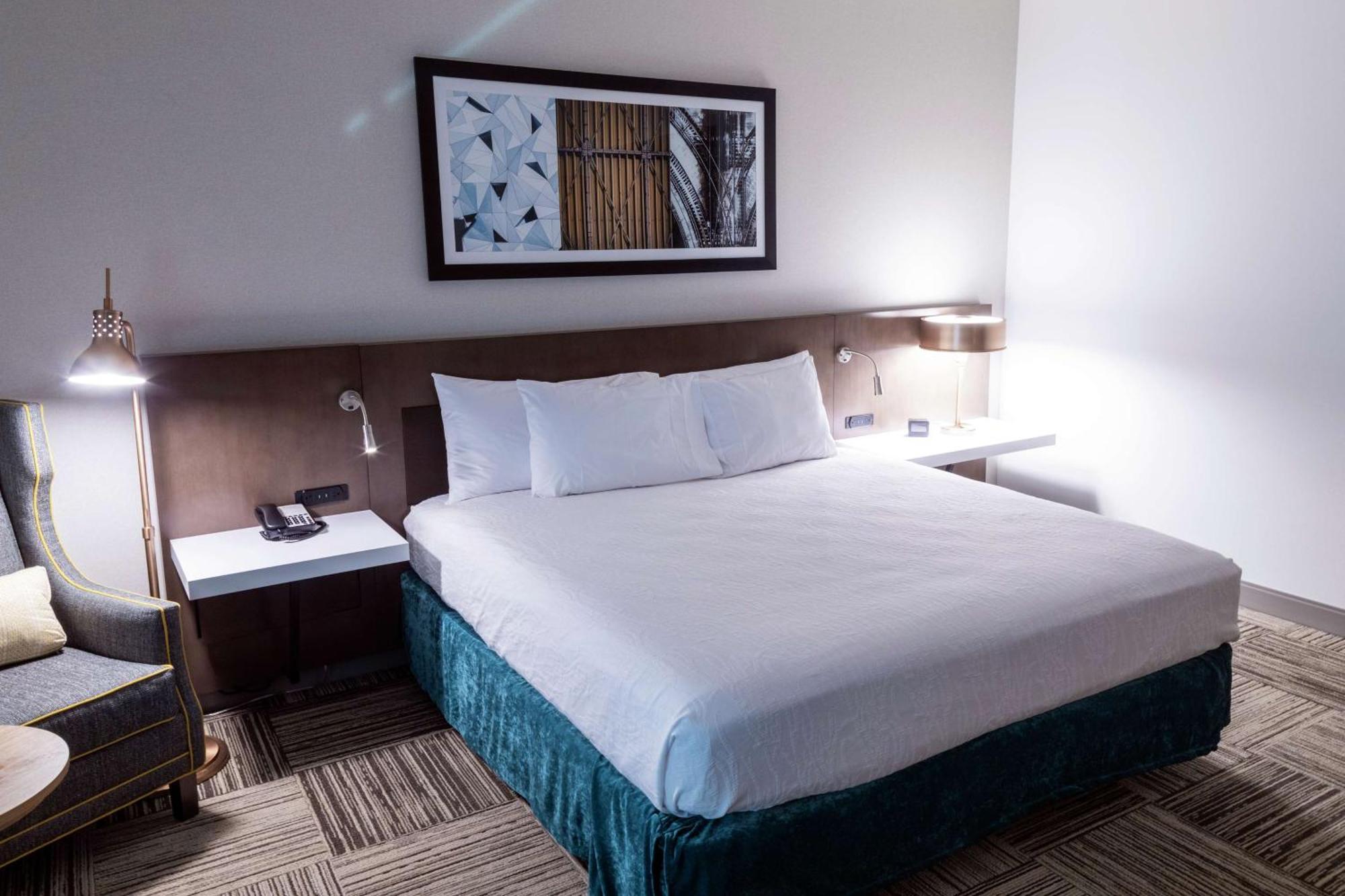 Hilton Garden Hotel 3*